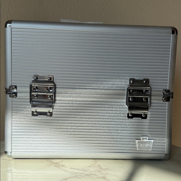 Caboodles Goddess 4 Tray Train Makeup Case - Picture 12 of 13